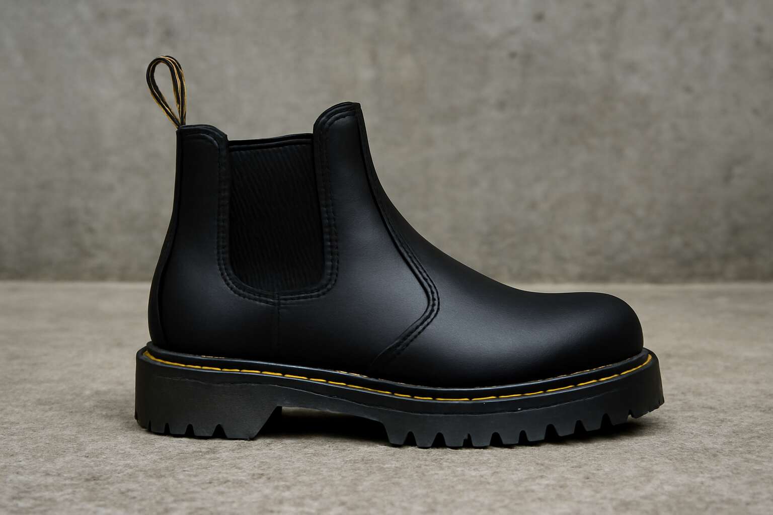 generated_image_69f8ab4403659.jpg dr martens chelsea safety boot